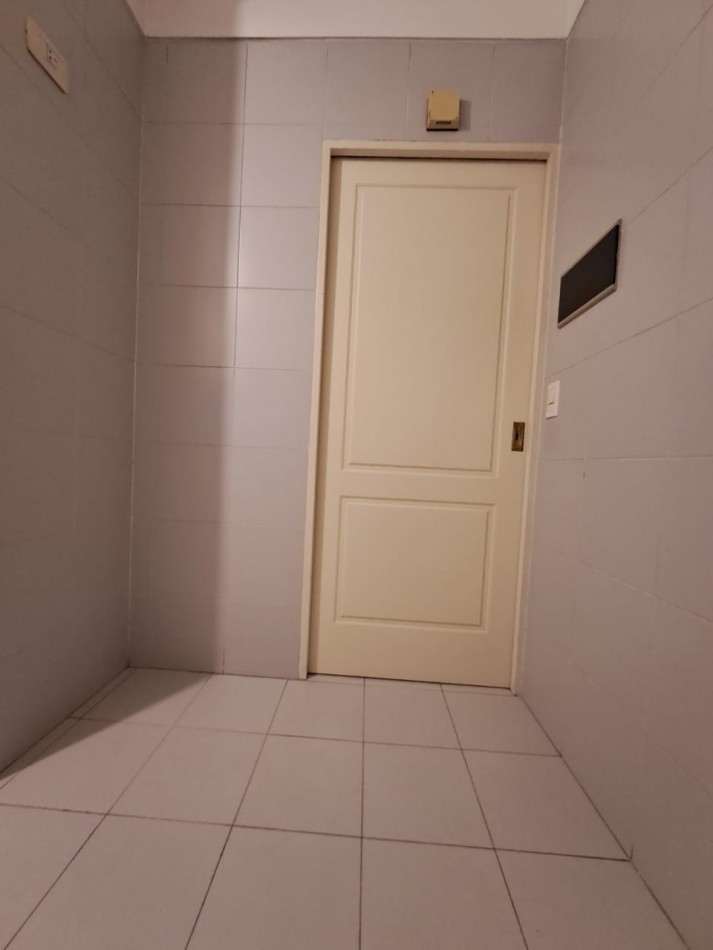 BELLISIMO DEPARTAMENTO DE 2 AMBIENTES - BALCON CORRIDO - COCINA INDEPENDIENTE