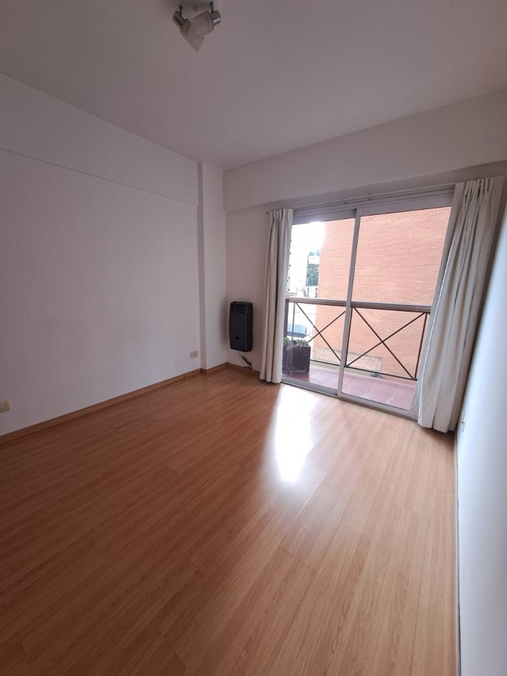 BELLISIMO DEPARTAMENTO DE 2 AMBIENTES - BALCON CORRIDO - COCINA INDEPENDIENTE