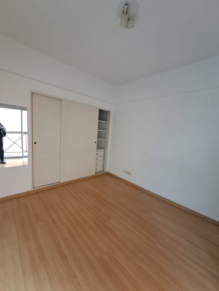 BELLISIMO DEPARTAMENTO DE 2 AMBIENTES - BALCON CORRIDO - COCINA INDEPENDIENTE