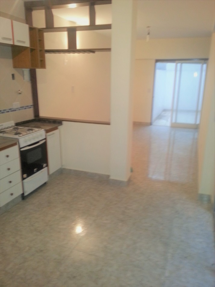 AMPLIO Y LUMINOSO PH 2 AMBIENTES CON DOS PATIOS