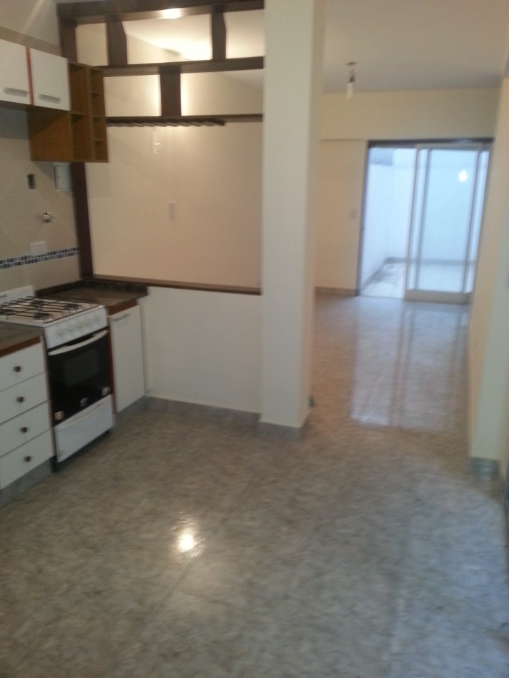 AMPLIO Y LUMINOSO PH 2 AMBIENTES CON DOS PATIOS