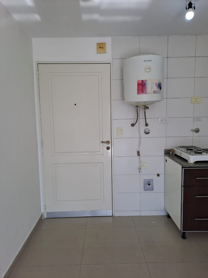 SUPER LUMINOSO DEPARTAMENTO DE 1 AMB Y MEDIO CON COCHERA