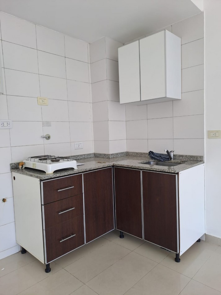 SUPER LUMINOSO DEPARTAMENTO DE 1 AMB Y MEDIO CON COCHERA