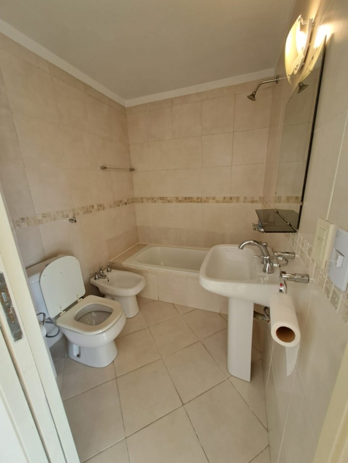 SUPER LUMINOSO DEPARTAMENTO DE 1 AMB Y MEDIO CON COCHERA