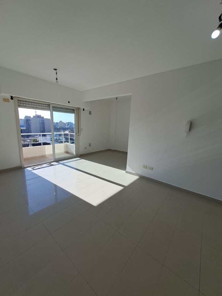 SUPER LUMINOSO DEPARTAMENTO DE 1 AMB Y MEDIO CON COCHERA