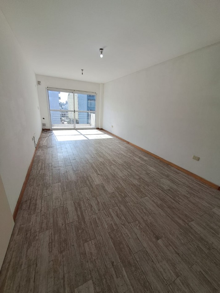 OPORTUNIDAD!!!  ALQUILER MONOAMBIENTE SUPER LUMINOSO EN PISO 9 - EXCELENTE ESTADO RESERVADO