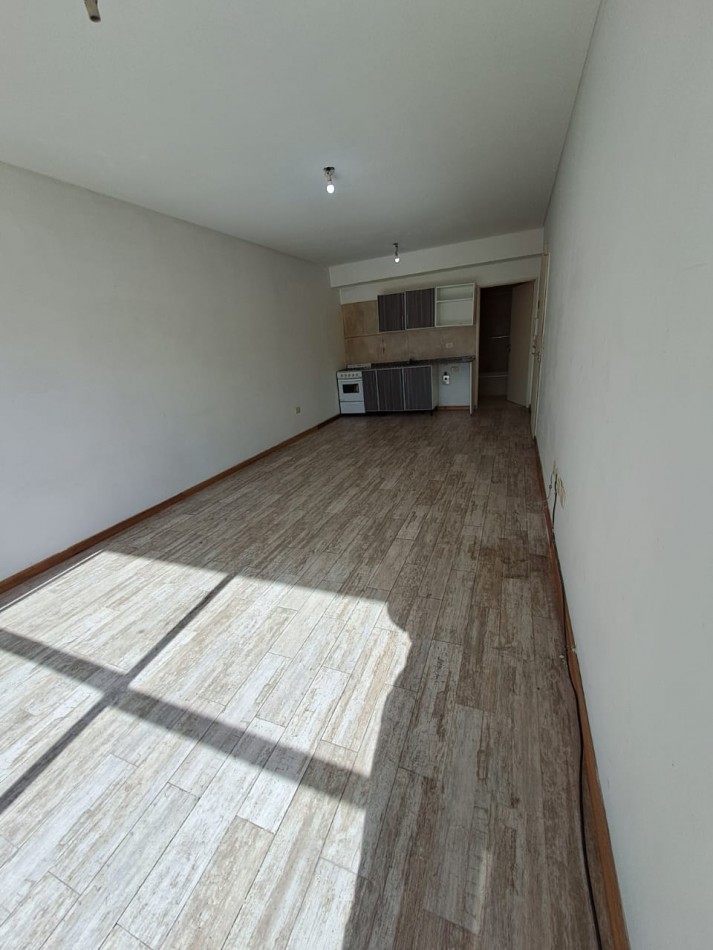 OPORTUNIDAD!!!  ALQUILER MONOAMBIENTE SUPER LUMINOSO EN PISO 9 - EXCELENTE ESTADO RESERVADO