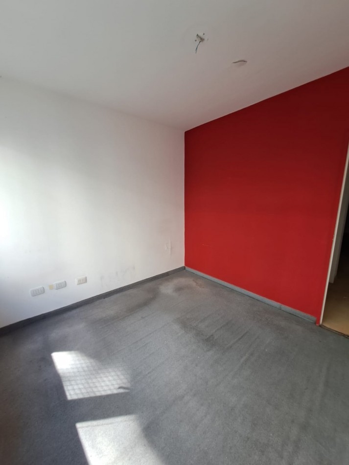 OFICINA DE 4 AMBIENTES - MICROCENTRO - LIQUIDACION POR VIAJE AL EXTERIOR USD 29.000