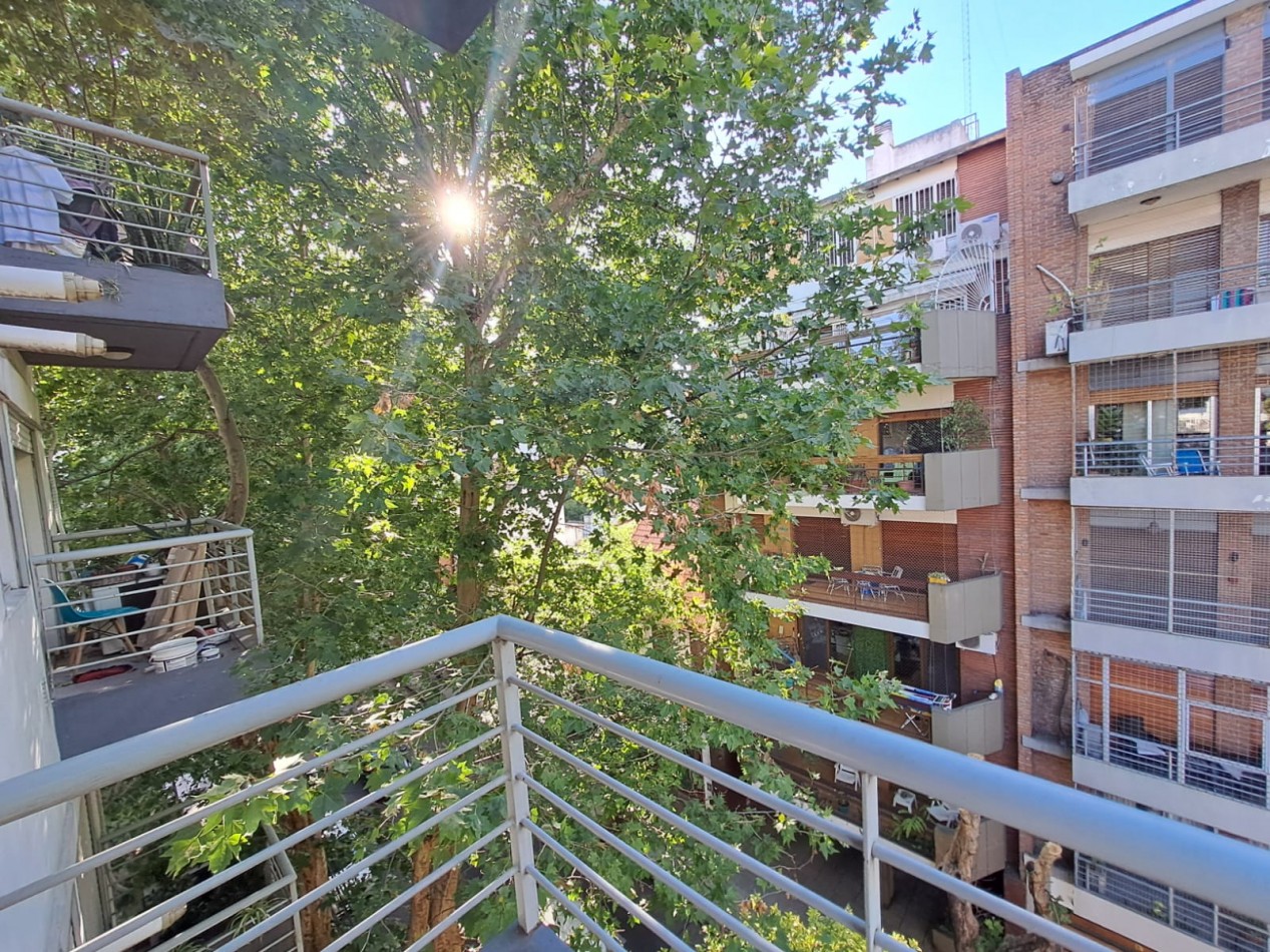 HERMOSO Y LUMINOSO SEMIPISO DE 2 AMB - CALDERA DUAL - PISO PARQUET