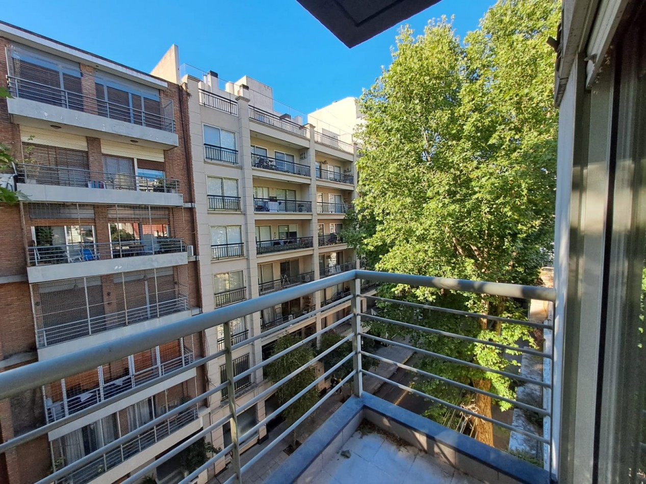 HERMOSO Y LUMINOSO SEMIPISO DE 2 AMB - CALDERA DUAL - PISO PARQUET