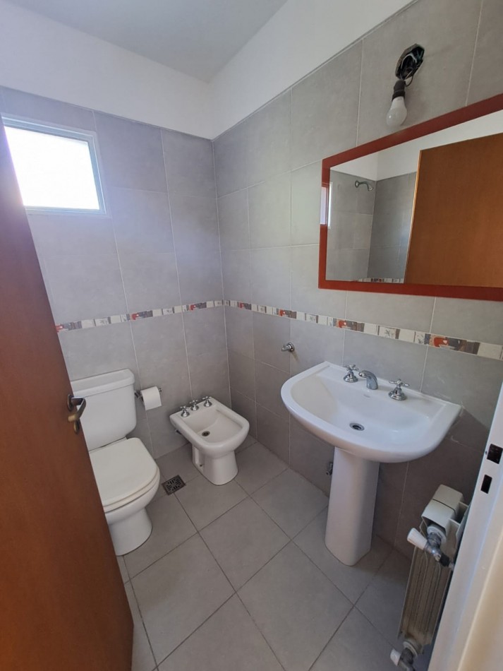 HERMOSO Y LUMINOSO SEMIPISO DE 2 AMB - CALDERA DUAL - PISO PARQUET