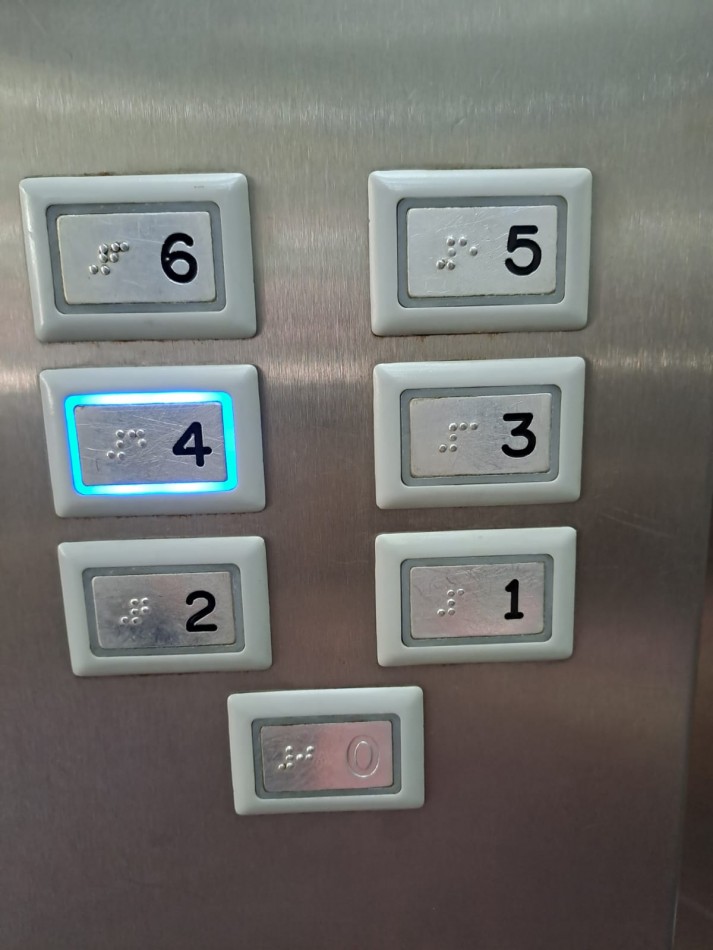 HERMOSO Y LUMINOSO SEMIPISO DE 2 AMB - CALDERA DUAL - PISO PARQUET