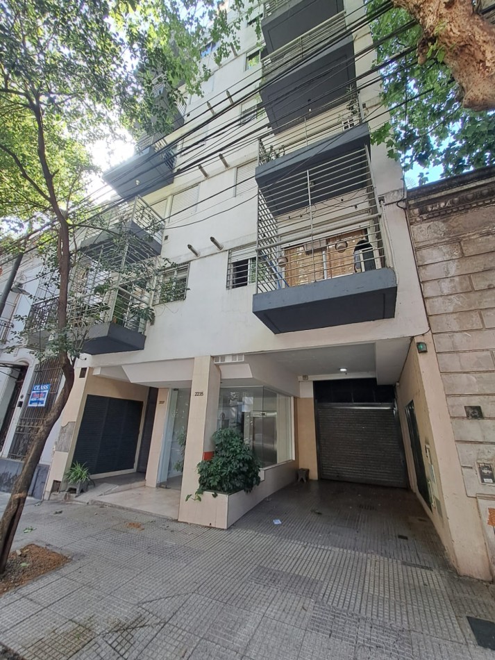 HERMOSO Y LUMINOSO SEMIPISO DE 2 AMB - CALDERA DUAL - PISO PARQUET