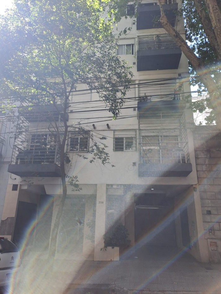 HERMOSO Y LUMINOSO SEMIPISO DE 2 AMB - CALDERA DUAL - PISO PARQUET