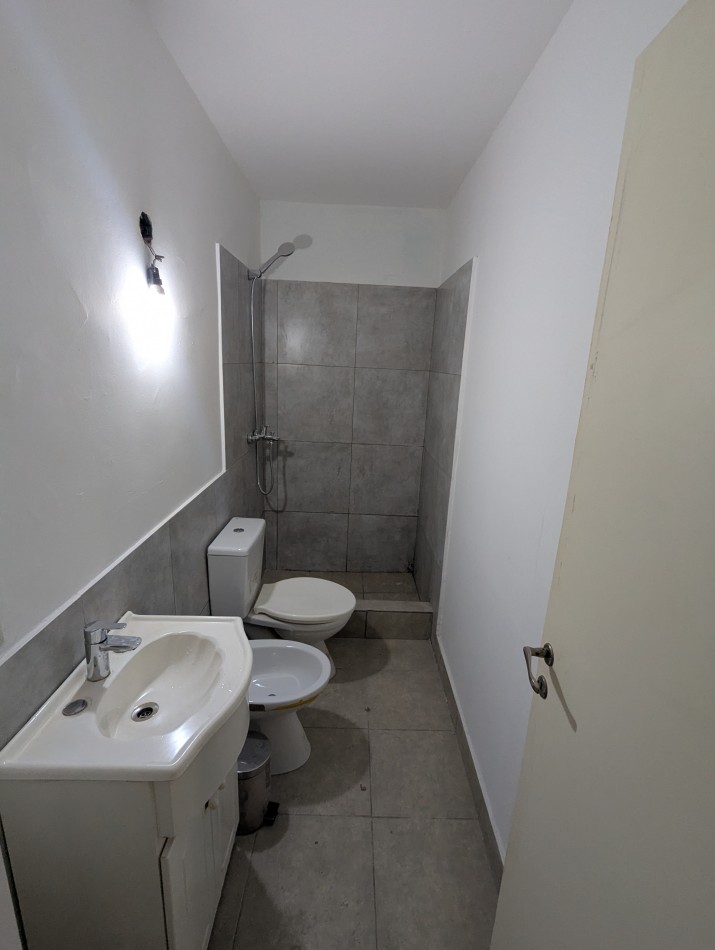 OFICINA DE 4 AMBIENTES - MICROCENTRO - LIQUIDACION POR VIAJE AL EXTERIOR USD 29.000