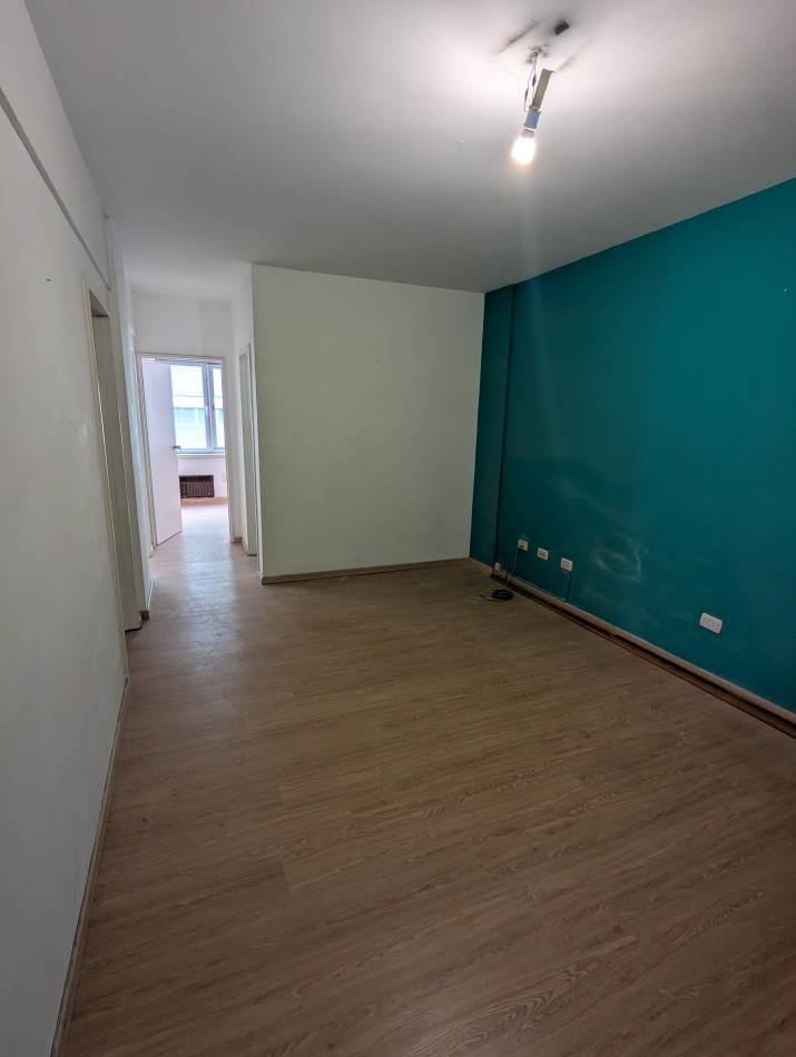 OFICINA DE 4 AMBIENTES - MICROCENTRO - LIQUIDACION POR VIAJE AL EXTERIOR USD 29.000