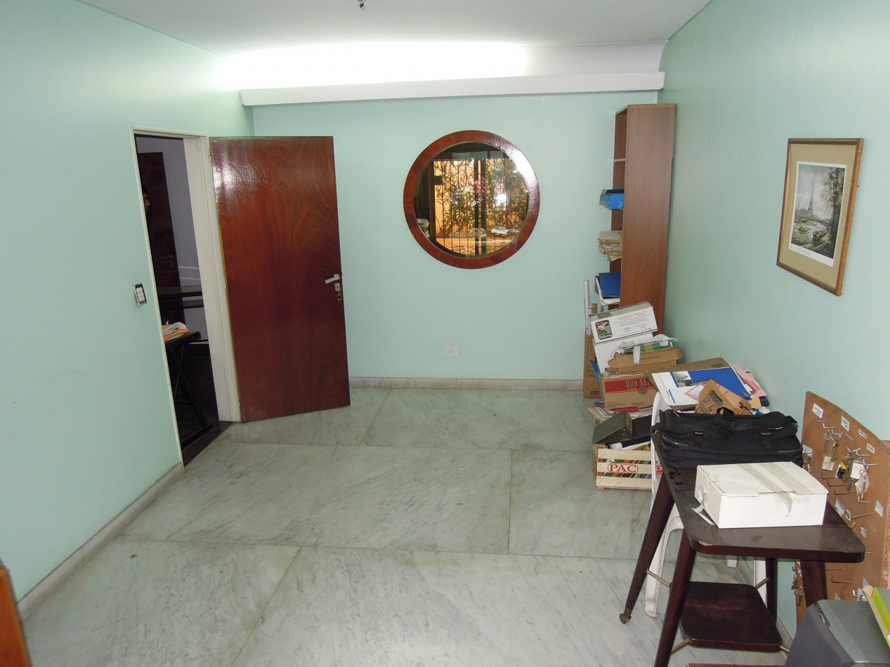 CASA DE CATEGORIA 5 DORMITORIOS