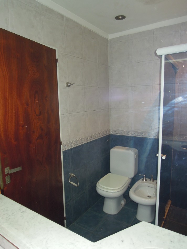 CASA DE CATEGORIA 5 DORMITORIOS