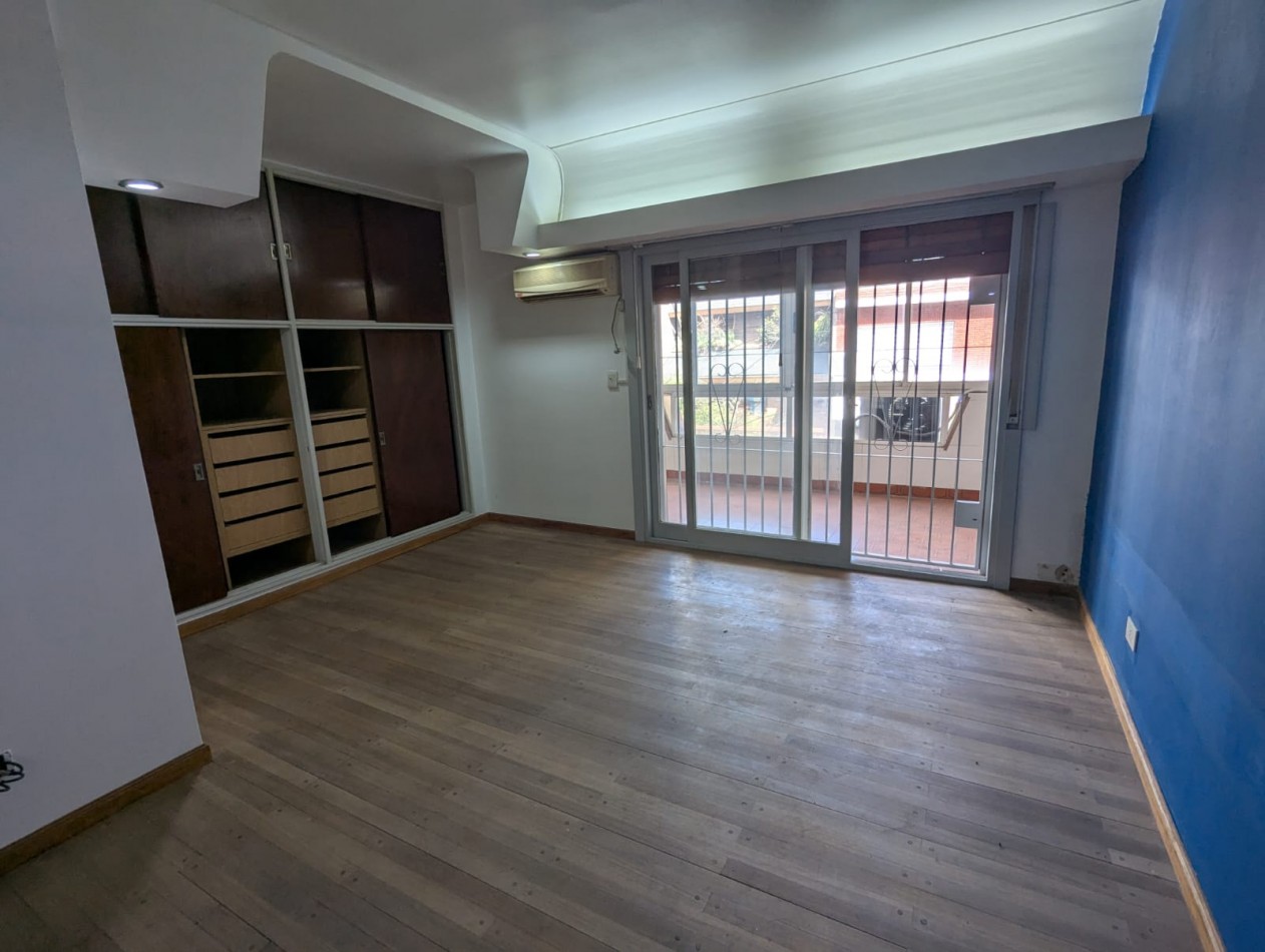 CASA DE CATEGORIA 5 DORMITORIOS