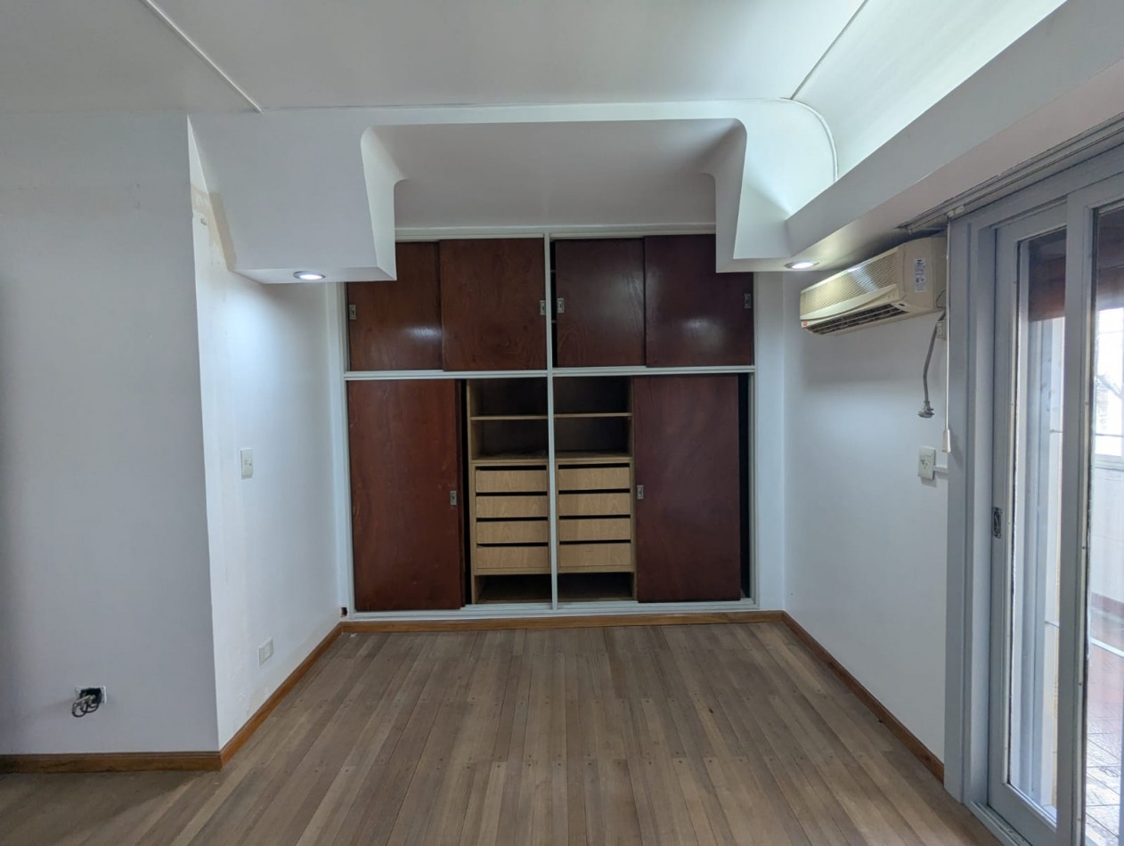 CASA DE CATEGORIA 5 DORMITORIOS