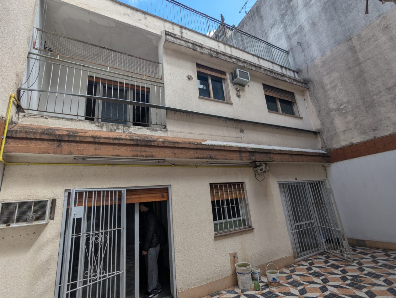 CASA DE CATEGORIA 5 DORMITORIOS