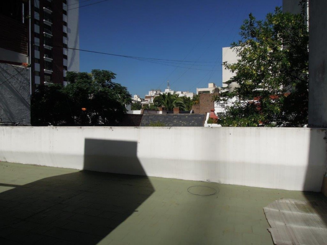 CASA DE CATEGORIA 5 DORMITORIOS