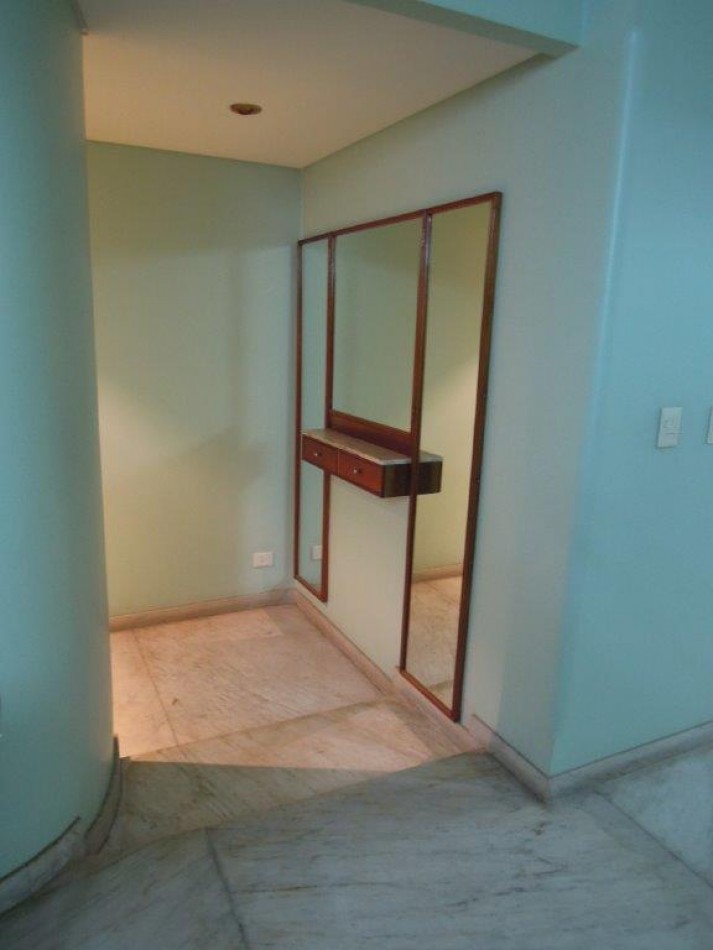 CASA DE CATEGORIA 5 DORMITORIOS