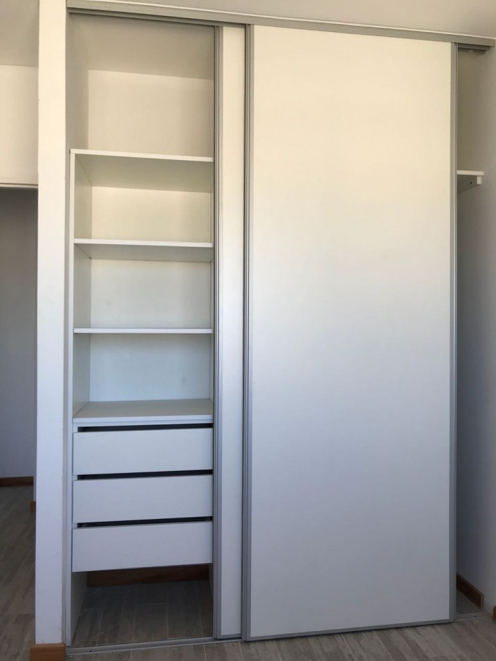 ALQUILER 2 AMBIENTES FLORES . LUMINOSO. . TRANQUILO -A 1 CUADRA DE CENTRO COMERCIAL Y SUBTE FLORES. OPORTUNIDAD!!!