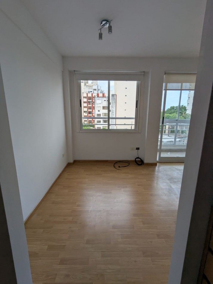 HERMOSO MONOAMBIENTE DIVISIBLE A UNA CUADRA DEL PARQUE CHACABUCO