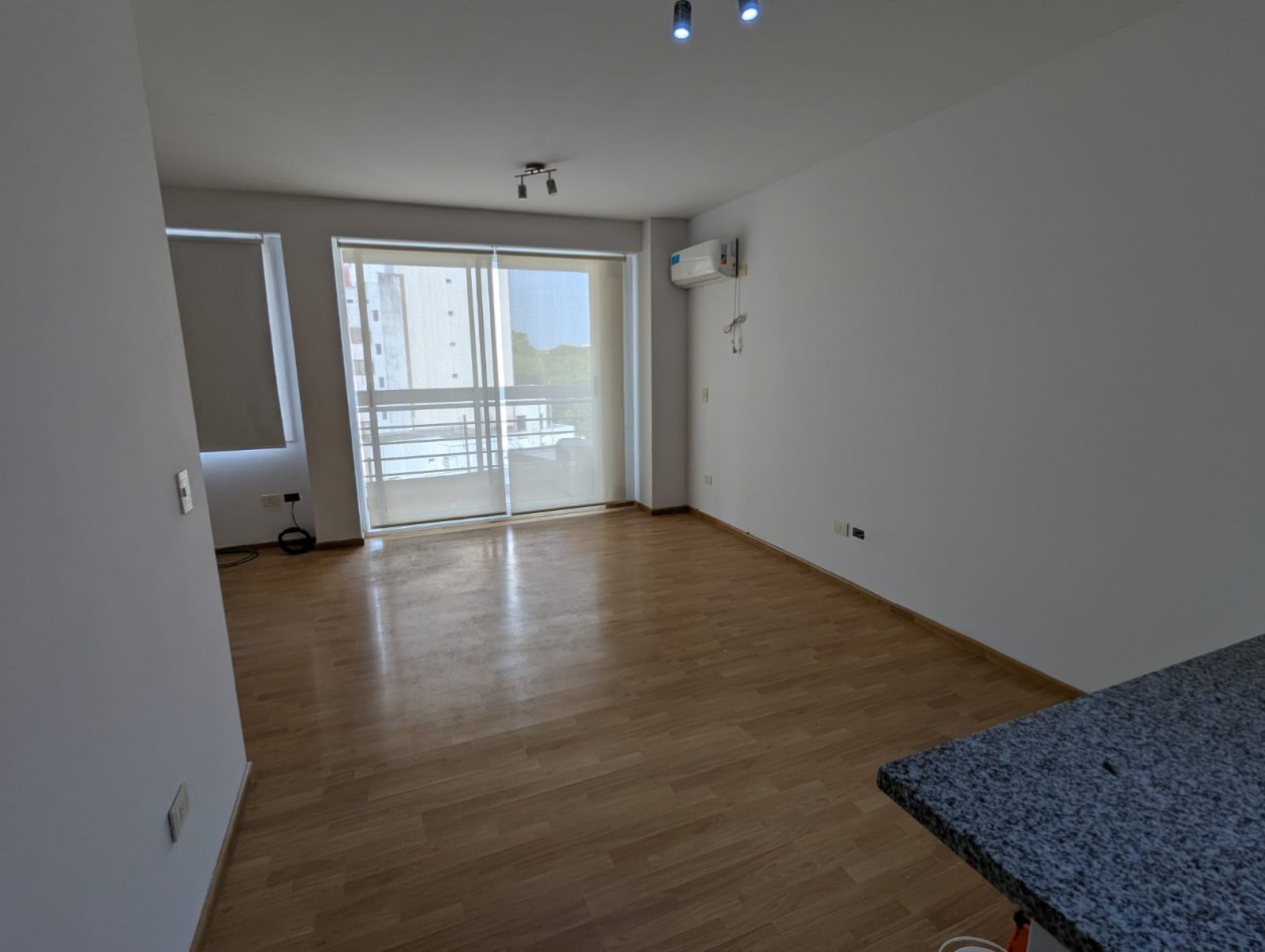 HERMOSO MONOAMBIENTE DIVISIBLE A UNA CUADRA DEL PARQUE CHACABUCO