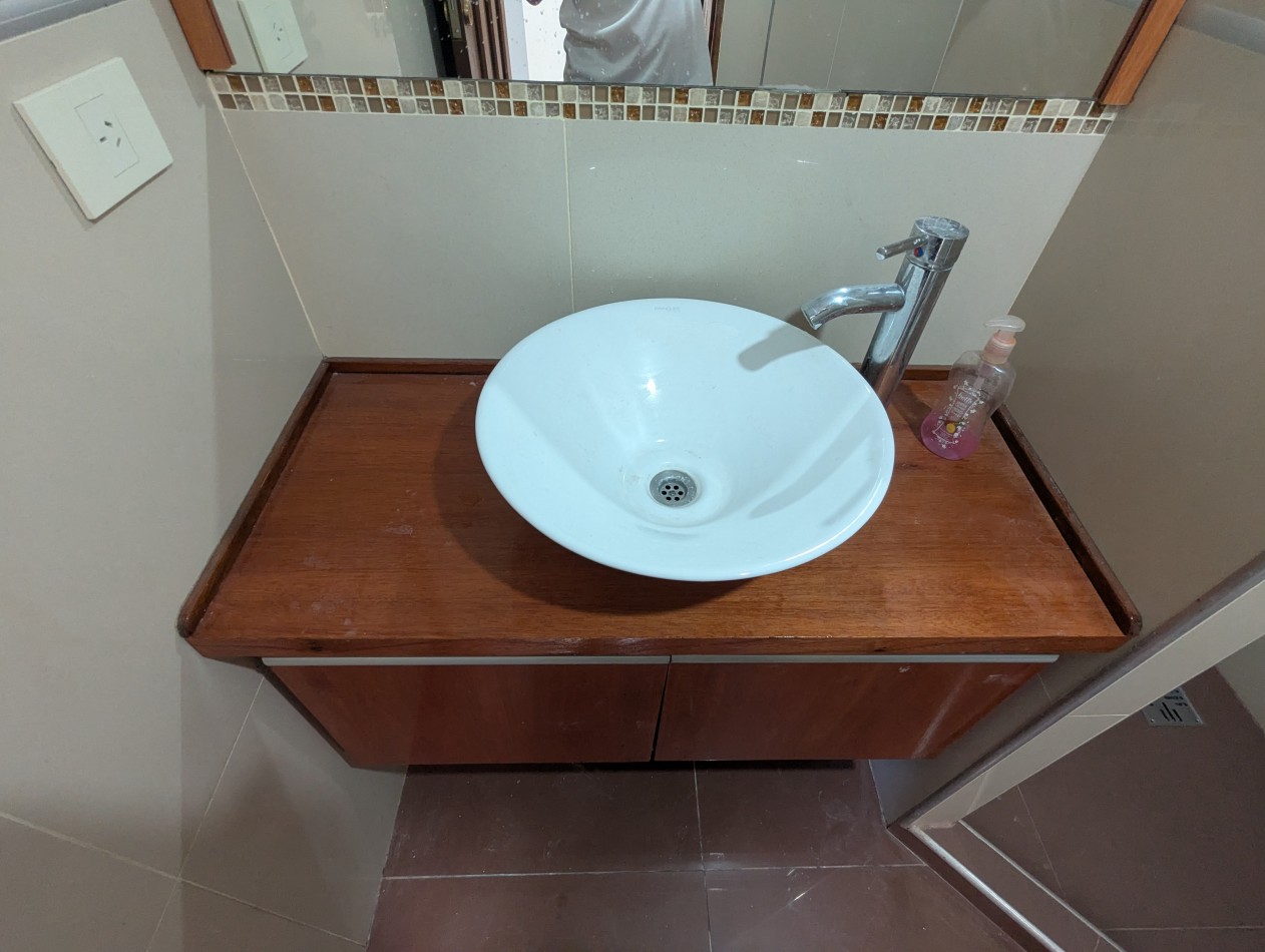 SUPER LUMINOSA CASA DE 5 AMBIENTES EN TERRENO PROPIO