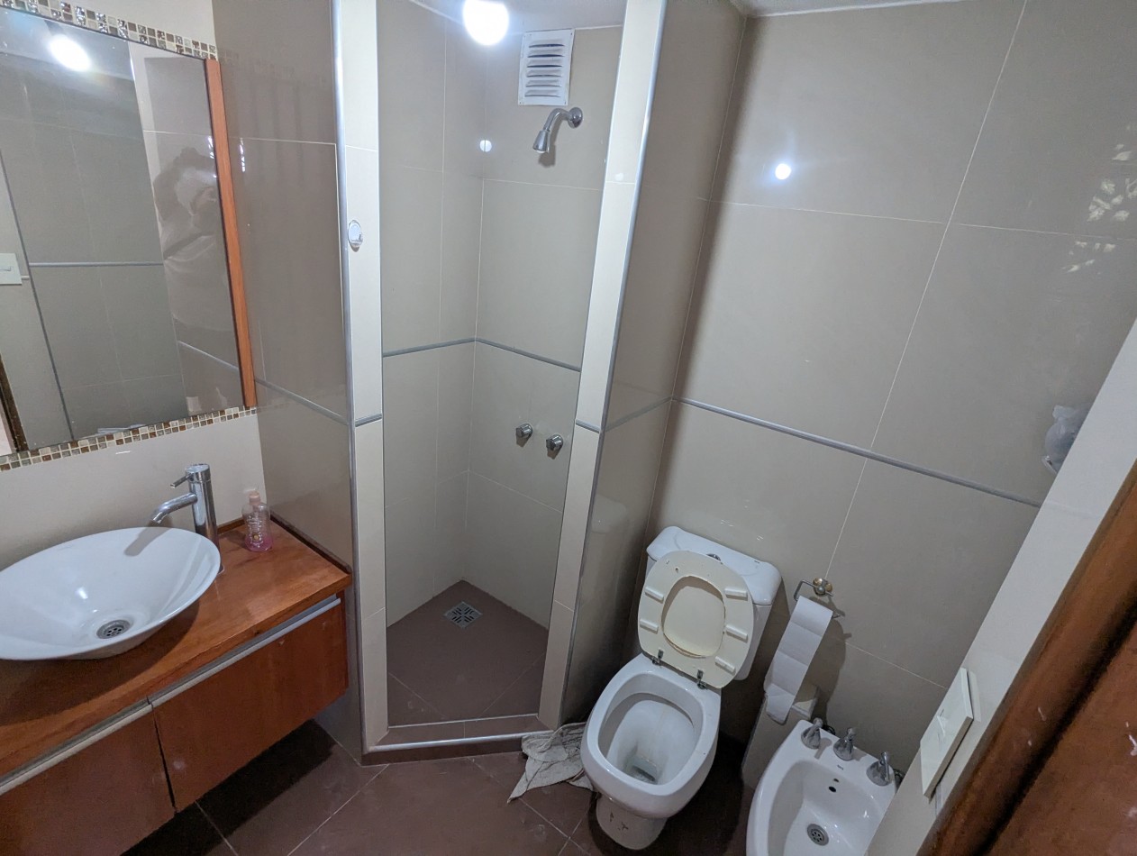 SUPER LUMINOSA CASA DE 5 AMBIENTES EN TERRENO PROPIO