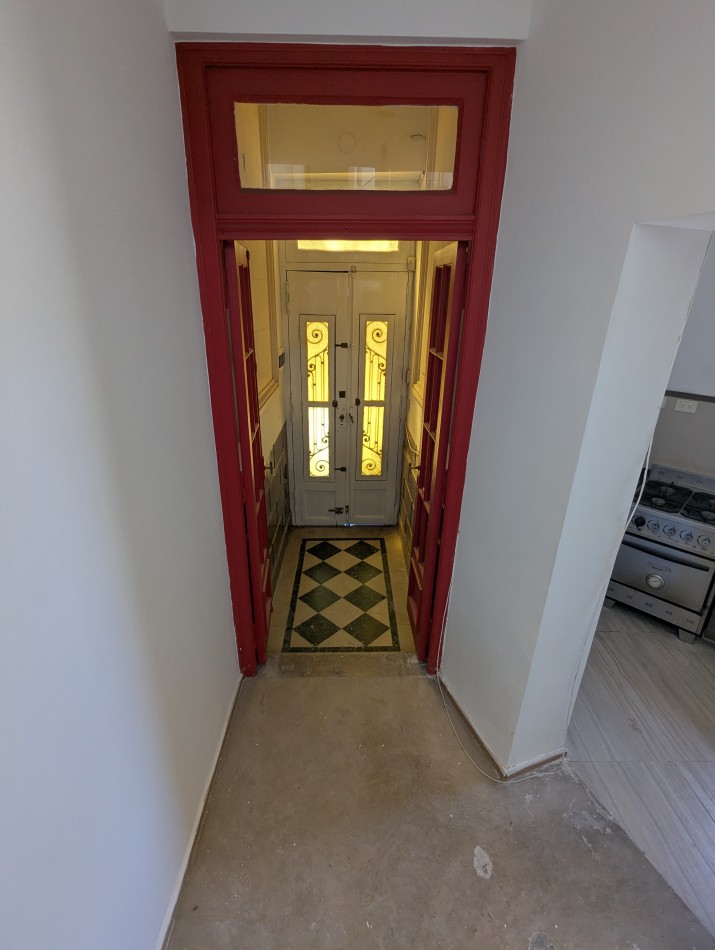 SUPER LUMINOSA CASA DE 5 AMBIENTES EN TERRENO PROPIO