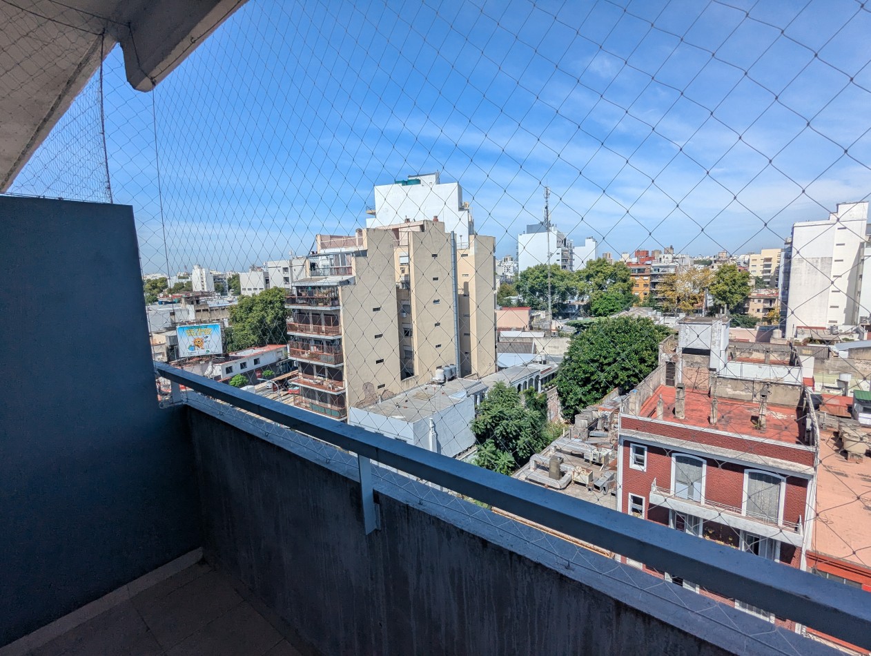 DOS AMBIENTES EN PISO 9 A UNA CUADRA DE J.B.JUSTO