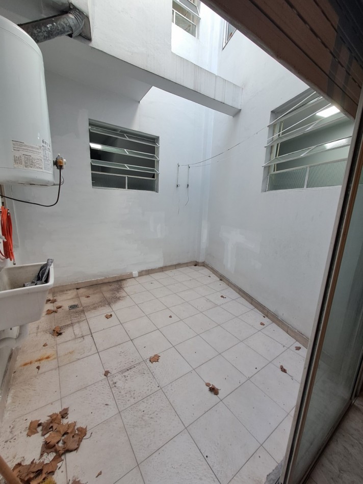 AMPLIO Y LUMINOSO PH 2 AMBIENTES CON DOS PATIOS