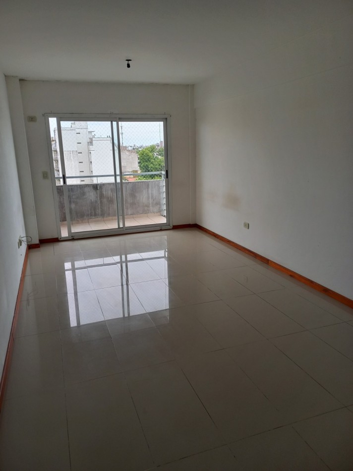 ALQUILER  MONOAMBIENTE VILLA DEL PARQUE . LUMINOSO. ESPACIOSO. SOBRE AVENIDA NAZCA . OPORTUNIDAD!!!