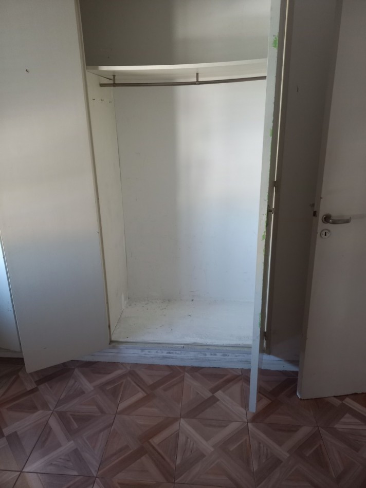 OPORTUNIDAD!!ALQUILER  2 AMB FLORES . LUMINOSO -A 1 CUADRA DE SUBTE A .ZONA COMERCIAL. TODOS LOS MEDIOS DE TRANSPORTE.!!!