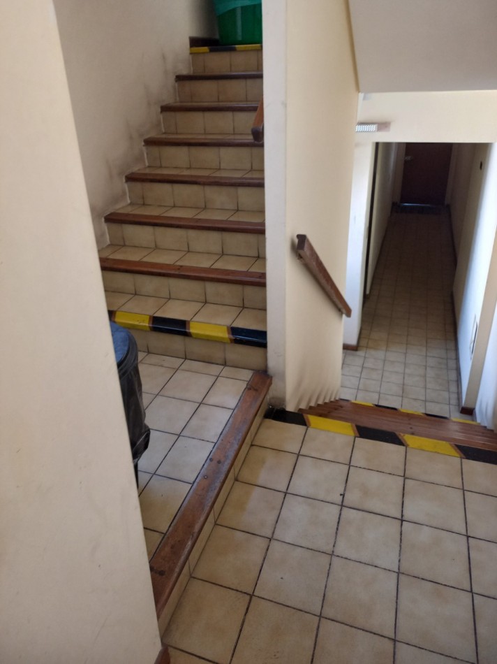 OPORTUNIDAD!!ALQUILER  2 AMB FLORES . LUMINOSO -A 1 CUADRA DE SUBTE A .ZONA COMERCIAL. TODOS LOS MEDIOS DE TRANSPORTE.!!!