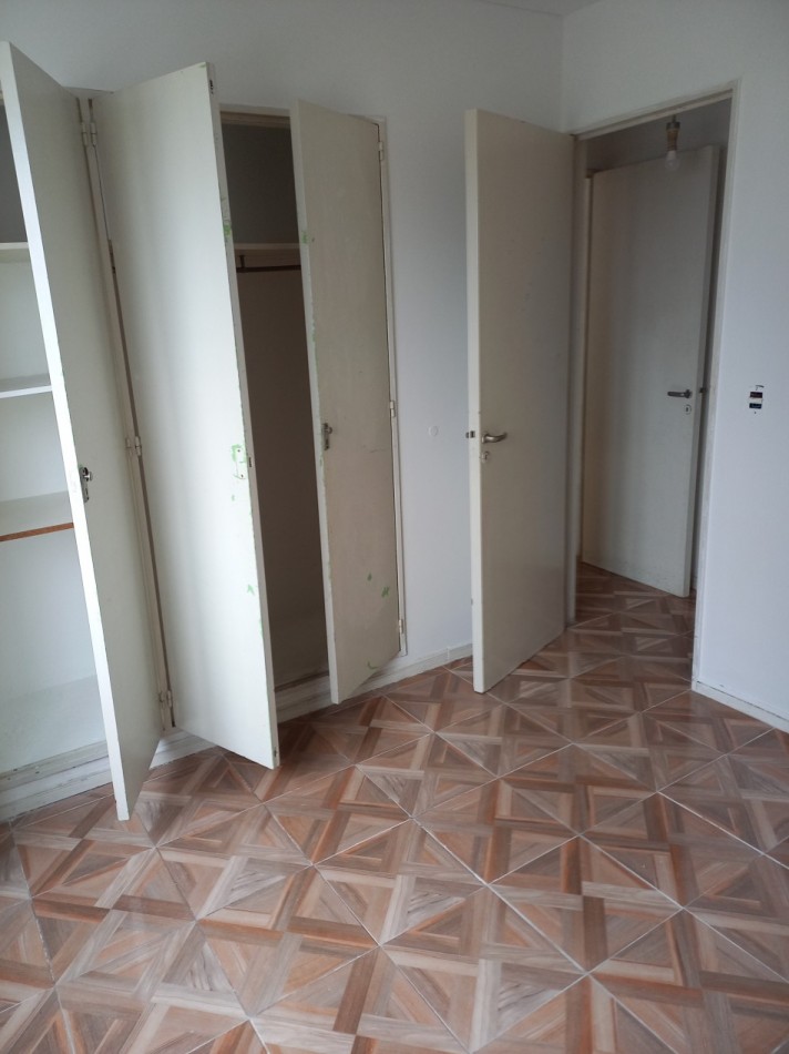 OPORTUNIDAD!!ALQUILER  2 AMB FLORES . LUMINOSO -A 1 CUADRA DE SUBTE A .ZONA COMERCIAL. TODOS LOS MEDIOS DE TRANSPORTE.!!!