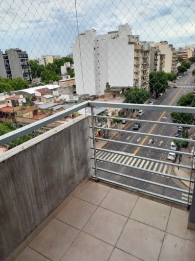 ALQUILER  MONOAMBIENTE VILLA DEL PARQUE . LUMINOSO. ESPACIOSO. SOBRE AVENIDA NAZCA . OPORTUNIDAD!!!