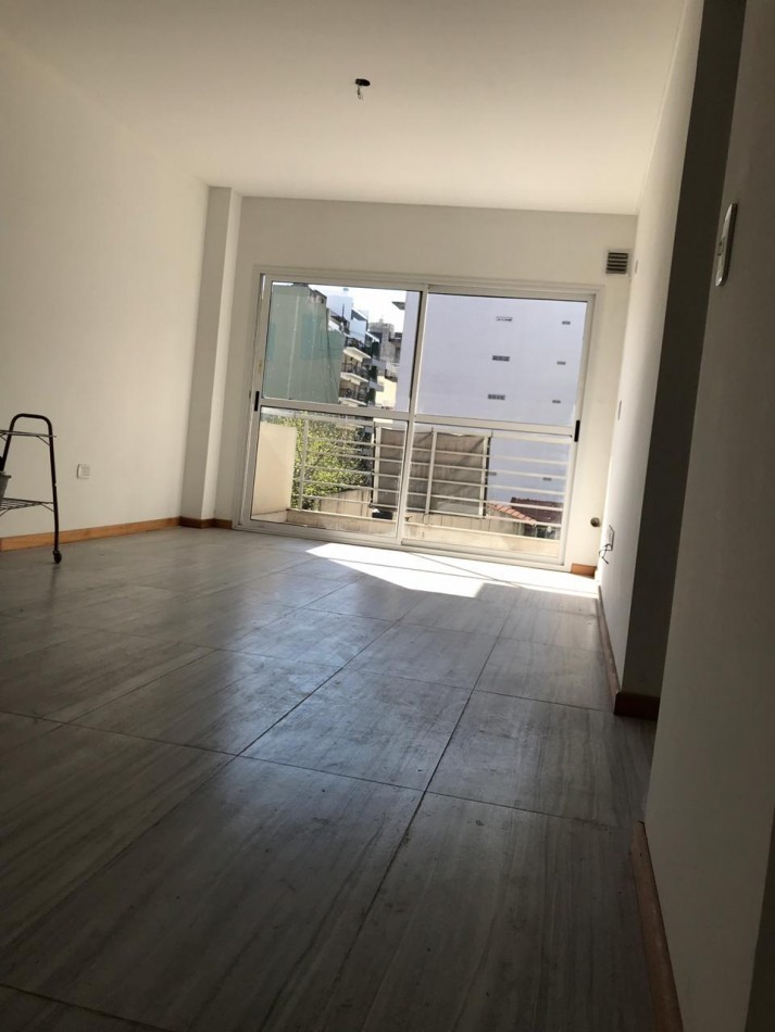 2 AMBIENTES MODERNO - BALCON AL FRENTE - MUY LUMINOSO