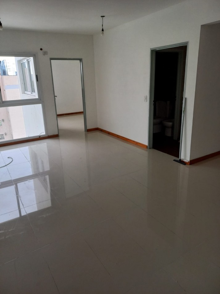 ALQUILER  2 AMB VILLA DEL PARQUE . LUMINOSO. ESPACIOSO. TRANQUILO SOBRE AVENIDA NAZCA CONTRAFRENTE. OPORTUNIDAD!!!