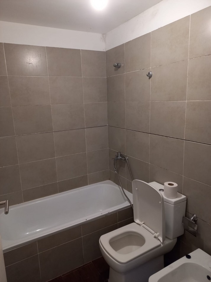 ALQUILER  2 AMB VILLA DEL PARQUE . LUMINOSO. ESPACIOSO. TRANQUILO SOBRE AVENIDA NAZCA CONTRAFRENTE. OPORTUNIDAD!!!