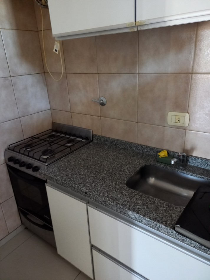  AMPLIO MONOAMBIENTE EN ALQUILER   EN PARQUE PATRICIOS-CERCA SUBTE H -OPORTUNIDAD!!!