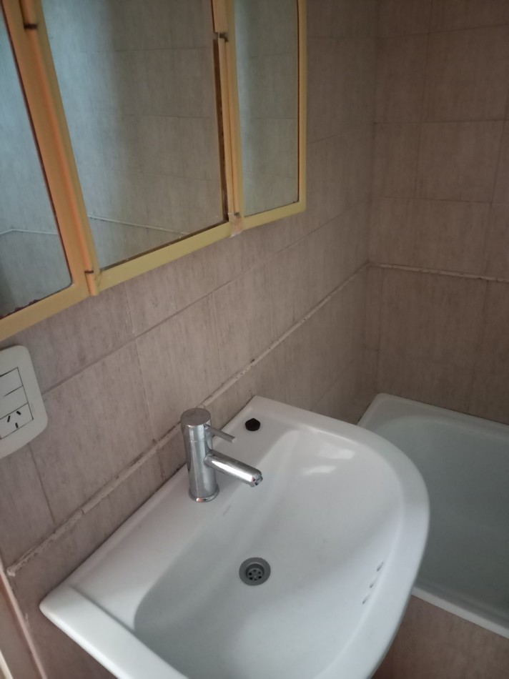  AMPLIO MONOAMBIENTE EN ALQUILER   EN PARQUE PATRICIOS-CERCA SUBTE H -OPORTUNIDAD!!!