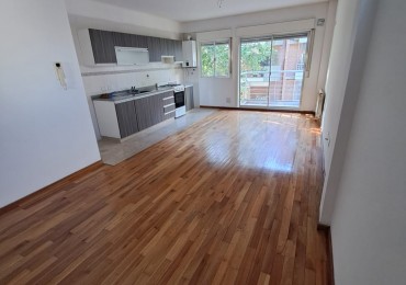 HERMOSO Y LUMINOSO SEMIPISO DE 2 AMB - CALDERA DUAL - PISO PARQUET